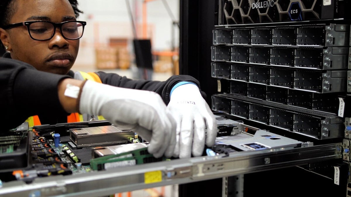 Tour SK Tes data center decommissioning facility in the USA
