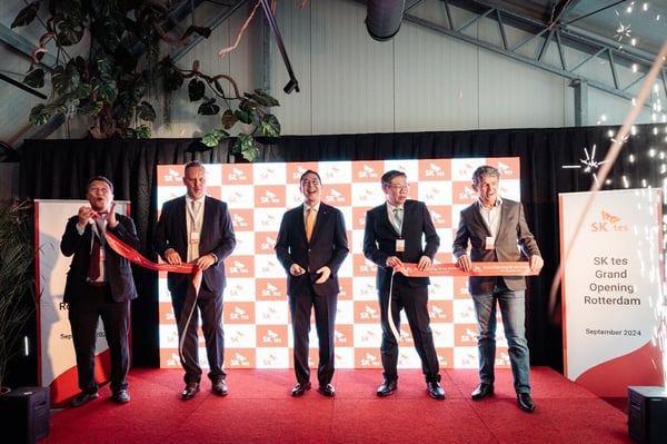 SK Tes Ribbon cutting at Rotterdam Opening