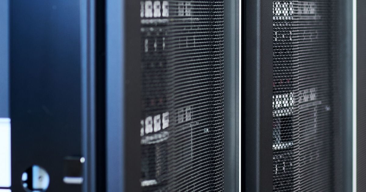 Large Scale Server Decommissioning - A Case Study by SK Tes